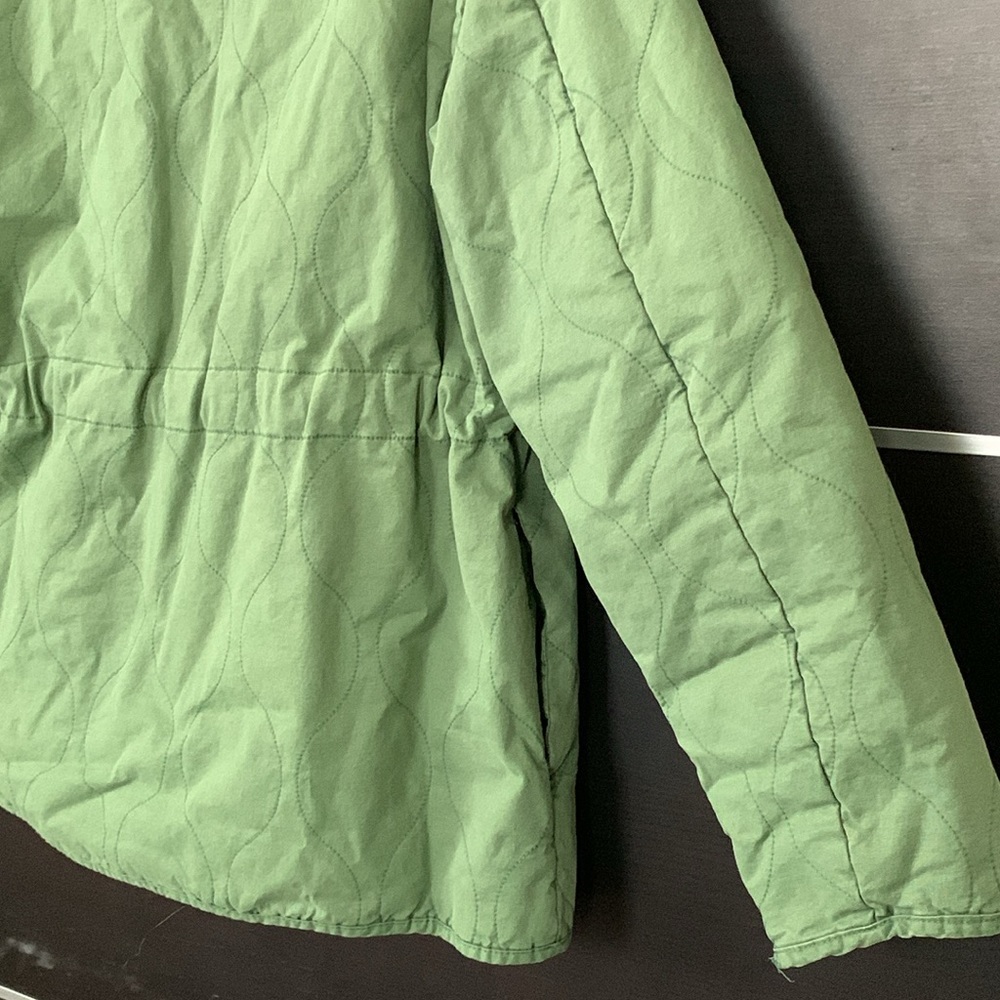 Universal Thread Women’s Green Cinch Waist Decorative Quilted Pattern Jacket - Picture 6 of 13